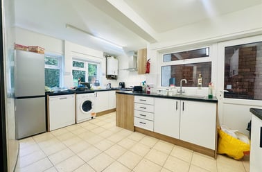Rolleston Drive, Lenton, Nottingham - Image 3